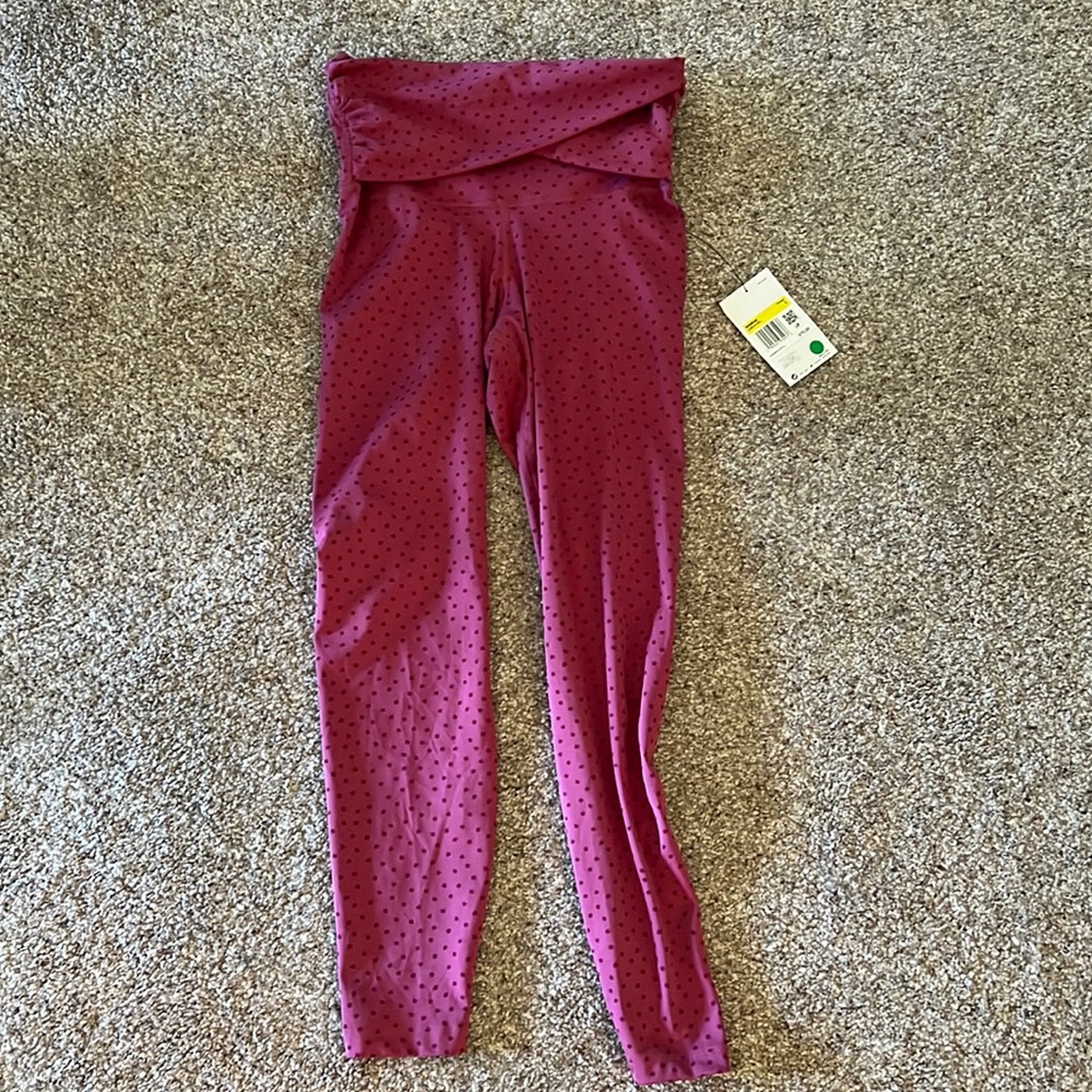 NWT high rise Nike yoga pants